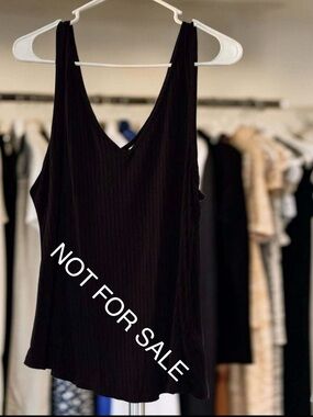 Mudd Black Ribbed V-Neck Tank Top Size XL